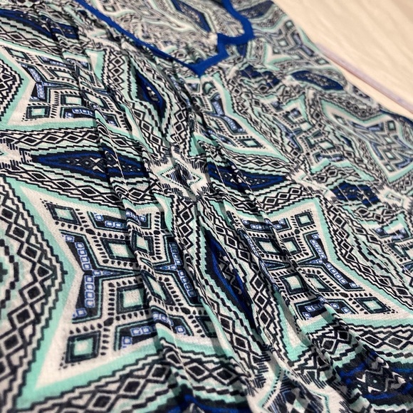 Eyeshadow Blue Geometric Women's Top - Picture 8 of 11